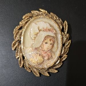 Vintage 70s Gold-Tone Decoupage Girl Brooch/Pendant Handmade